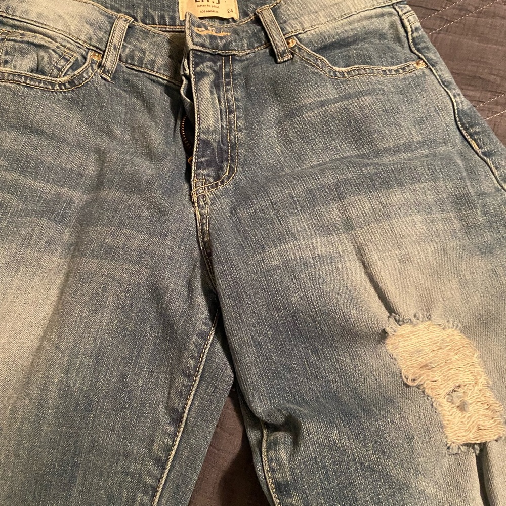 NWOT L.T.J distressed cropped High waisted jeans